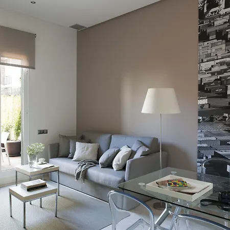 Eric Voekel Boutique Apartments - Gran Via Suites-3