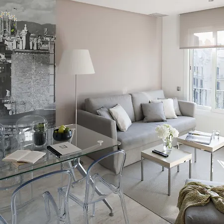 Eric Voekel Boutique Apartments - Gran Via Suites-3